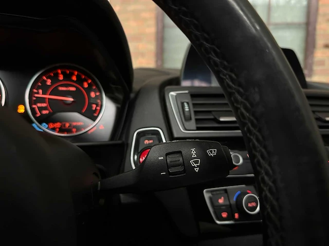 Bmw m135i centennial high executive 1-serie 326pk 2016, j-630-fn - afbeelding 17 van  41