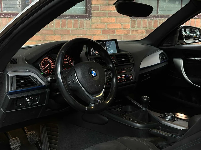 Bmw m135i high executive 1-serie 320pk 2013 (handgeschakeld), xt-751-f - afbeelding 16 van  36