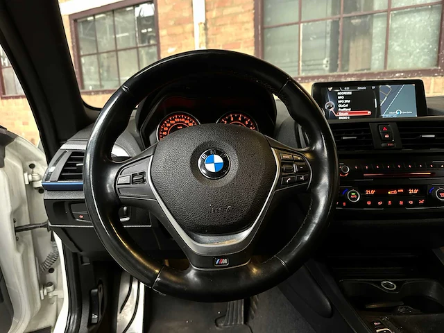 Bmw m135i high executive 1-serie 320pk 2013 (handgeschakeld), xt-751-f - afbeelding 18 van  36