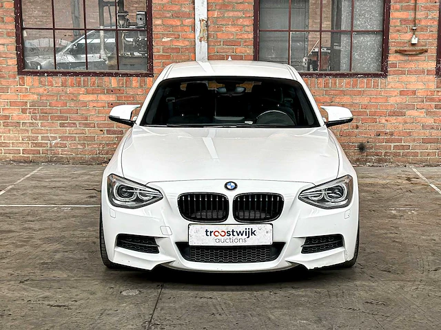 Bmw m135i high executive 1-serie 320pk 2013 (handgeschakeld), xt-751-f - afbeelding 4 van  36