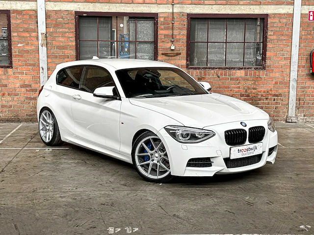 Bmw m135i high executive 1-serie 320pk 2013 (handgeschakeld), xt-751-f - afbeelding 6 van  36