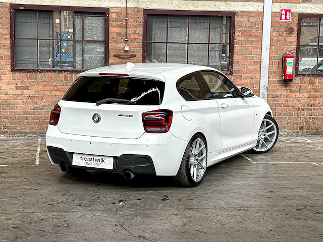 Bmw m135i high executive 1-serie 320pk 2013 (handgeschakeld), xt-751-f - afbeelding 9 van  36