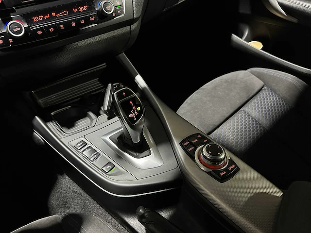 Bmw m135i high executive 320pk 320pk 2013 f20 1-serie, zl-114-b - afbeelding 22 van  43