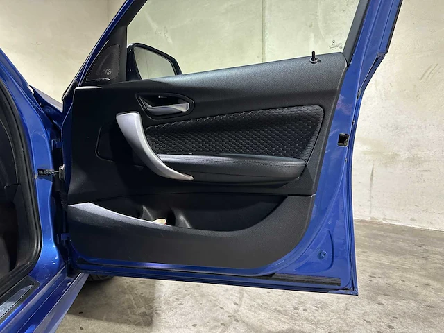 Bmw m135i high executive 320pk 320pk 2013 f20 1-serie, zl-114-b - afbeelding 35 van  43