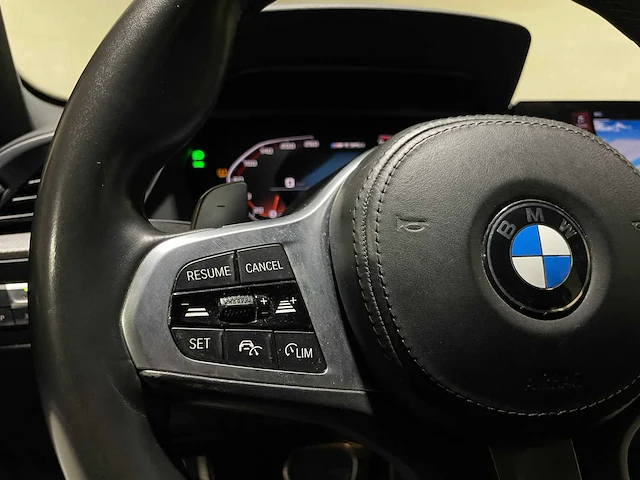 Bmw m135i xdrive high executive 306pk 2020 1-serie f40, p-072-ph - afbeelding 21 van  42