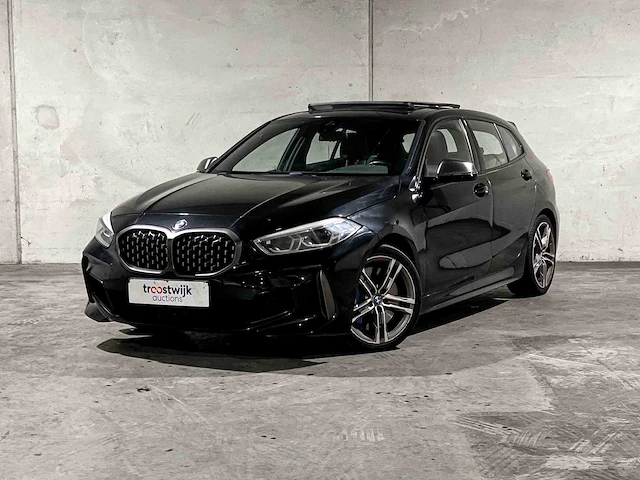 Bmw m135i xdrive high executive 306pk 2020 1-serie f40, p-072-ph - afbeelding 2 van  42