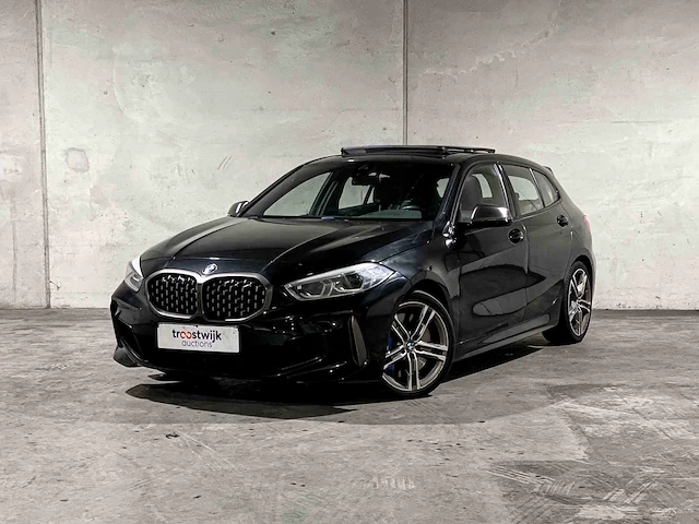 Bmw m135i xdrive high executive 306pk 2020 1-serie f40, p-072-ph - afbeelding 3 van  42