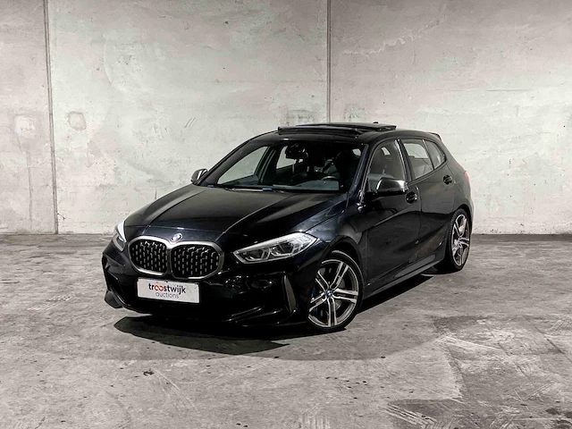 Bmw m135i xdrive high executive 306pk 2020 1-serie f40, p-072-ph - afbeelding 4 van  42
