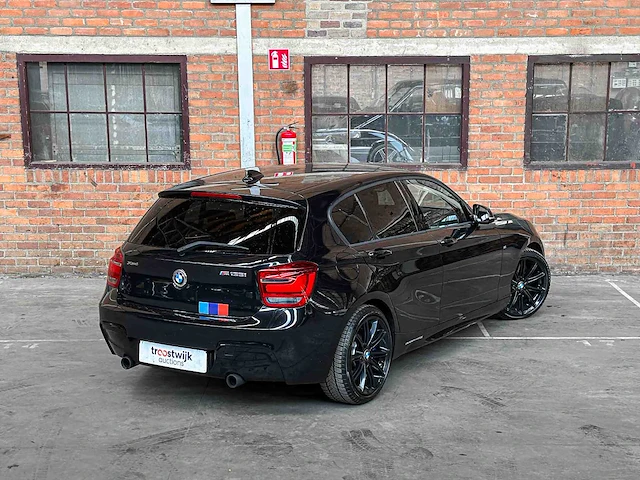 Bmw m135i xdrive high executive f20 320pk 2013 1-serie, ng-484-f - afbeelding 2 van  47