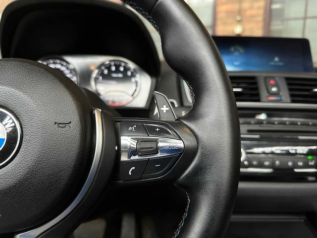 Bmw m240i cabrio 340pk 2018 zf8 automaat - afbeelding 17 van  45