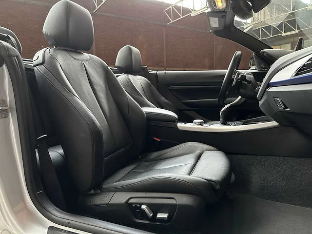 Bmw m240i cabrio 340pk 2018 zf8 automaat - afbeelding 33 van  45