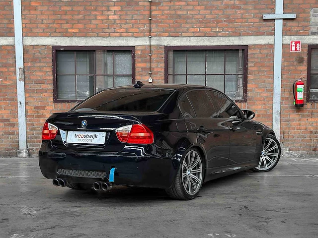 Bmw m3 4.0 v8 e90 -manual- 420pk 2008 3-serie youngtimer - afbeelding 2 van  45