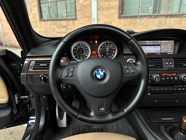 Bmw m3 4.0 v8 e90 -manual- 420pk 2008 3-serie youngtimer - afbeelding 11 van  45
