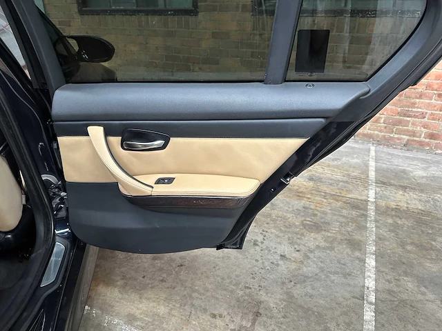 Bmw m3 4.0 v8 e90 -manual- 420pk 2008 3-serie youngtimer - afbeelding 29 van  45