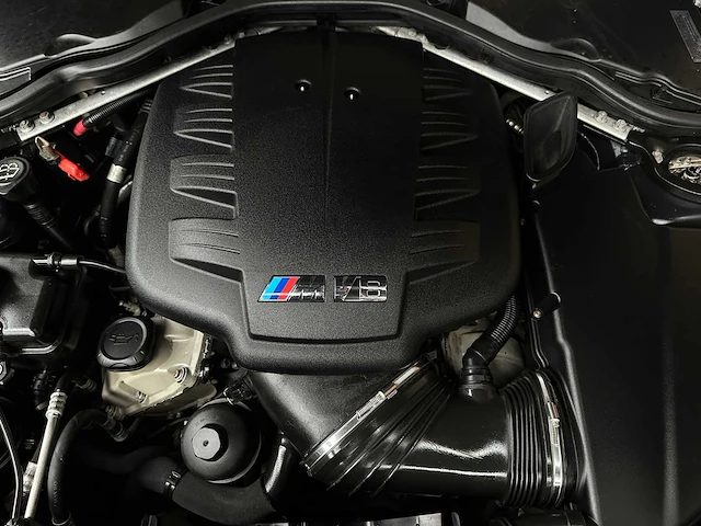 Bmw m3 4.0 v8 e90 -manual- 420pk 2008 3-serie youngtimer - afbeelding 38 van  45