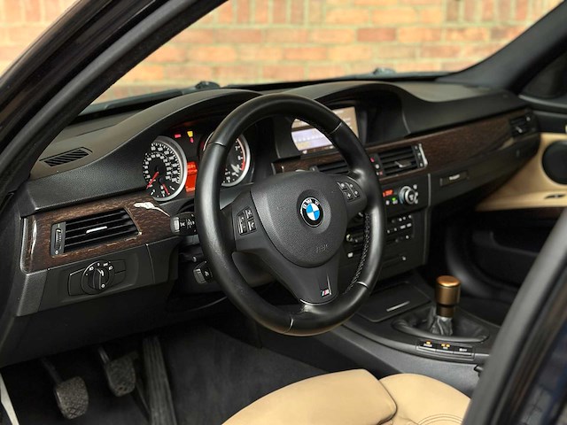 Bmw m3 4.0 v8 e90 -manual- 420pk 2008 3-serie youngtimer - afbeelding 9 van  45