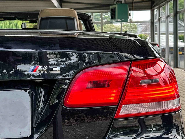 Bmw m3 cabriolet e93 4.0 v8 420pk 2008 handgeschakeld youngtimer - afbeelding 11 van  56