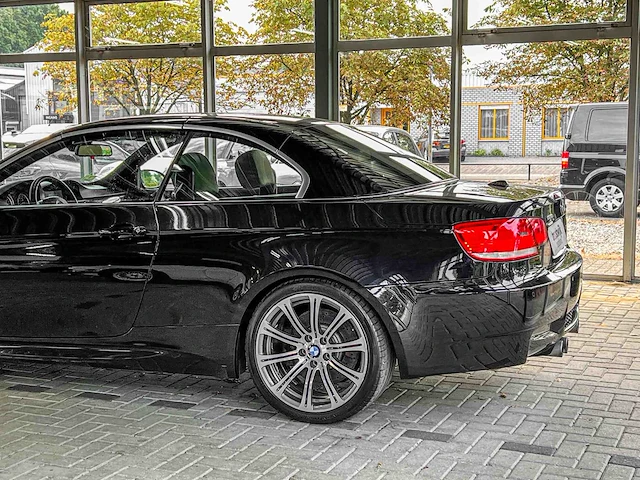 Bmw m3 cabriolet e93 4.0 v8 420pk 2008 handgeschakeld youngtimer - afbeelding 16 van  56