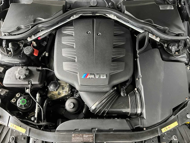 Bmw m3 cabriolet e93 4.0 v8 420pk 2008 handgeschakeld youngtimer - afbeelding 20 van  56
