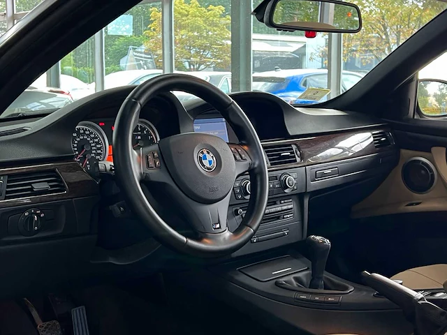 Bmw m3 cabriolet e93 4.0 v8 420pk 2008 handgeschakeld youngtimer - afbeelding 22 van  56