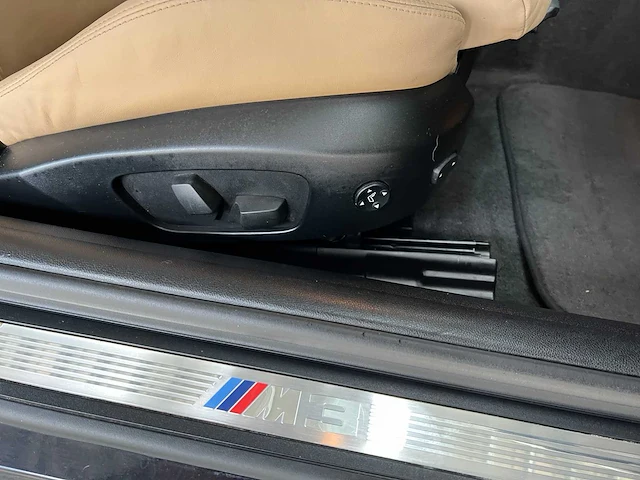 Bmw m3 cabriolet e93 4.0 v8 420pk 2008 handgeschakeld youngtimer - afbeelding 43 van  56