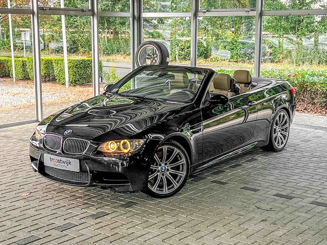 Bmw m3 cabriolet e93 4.0 v8 420pk 2008 handgeschakeld youngtimer - afbeelding 34 van  56