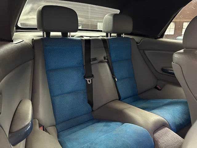 Bmw m3 e46 cabriolet 3.2 343pk s54b32 343pk 2002 youngtimer - afbeelding 32 van  42