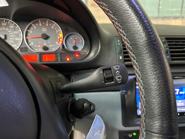 Bmw m3 e46 cabriolet 3.2 343pk s54b32 343pk 2002 youngtimer - afbeelding 17 van  42