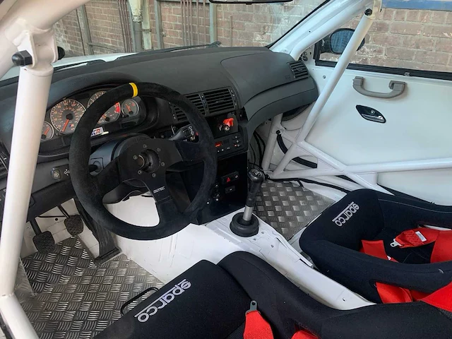 Bmw m3 e46 coupe -handgeschakeld- 343pk (track toy) - afbeelding 27 van  55