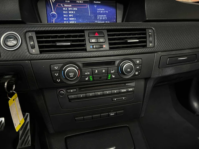 Bmw m3 e93 4.0 v8 420pk 2013 dct - afbeelding 32 van  59