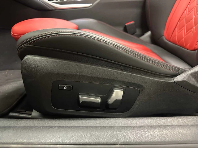 Bmw m440d xdrive high executive 340pk 2023 4-serie, z-349-dn -facelift- - afbeelding 31 van  61