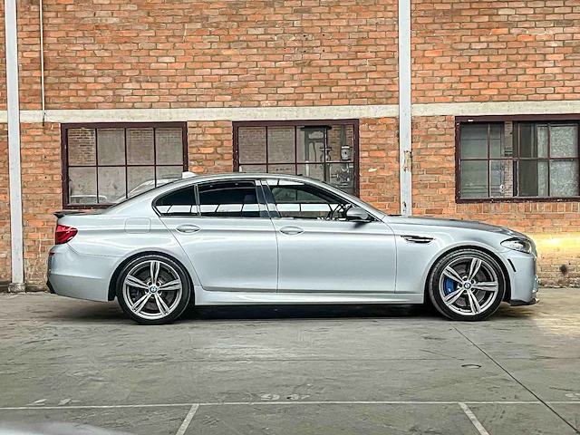 Bmw m5 4.0 v8 f10 553pk 2012 - afbeelding 2 van  49