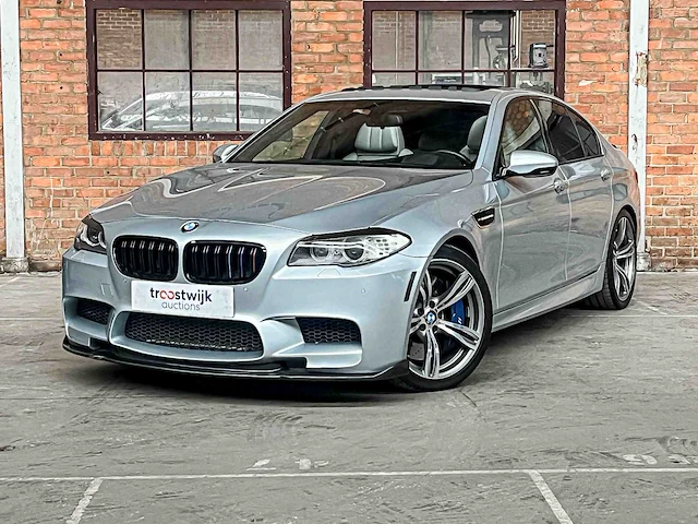 Bmw m5 4.0 v8 f10 553pk 2012 - afbeelding 1 van  49