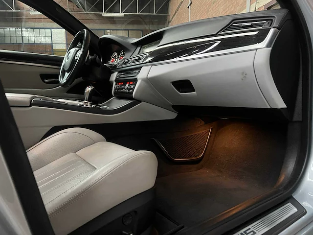 Bmw m5 4.0 v8 f10 553pk 2012 - afbeelding 27 van  49