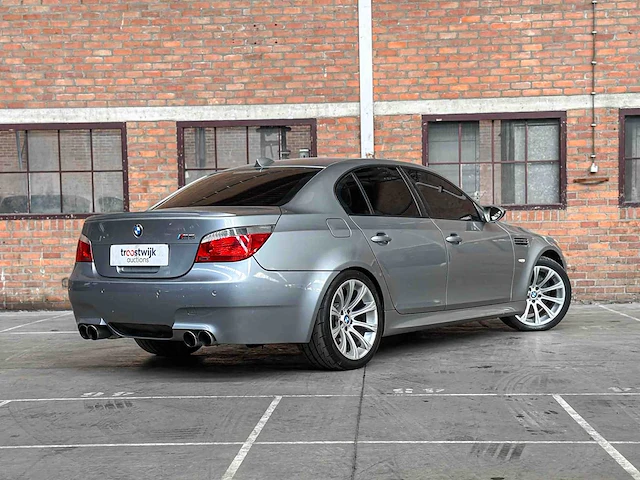 Bmw m5 5.0 v10 500pk 2006 5-serie youngtimer - afbeelding 11 van  46