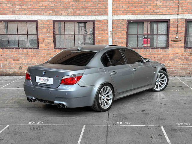 Bmw m5 5.0 v10 500pk 2006 5-serie youngtimer - afbeelding 12 van  46