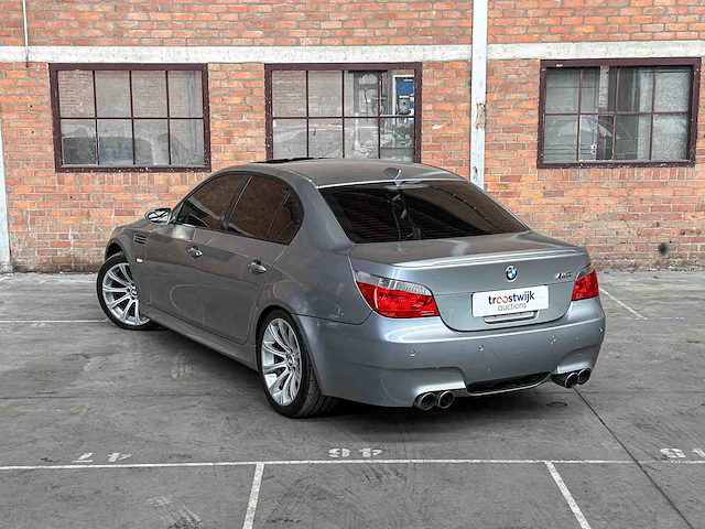 Bmw m5 5.0 v10 500pk 2006 5-serie youngtimer - afbeelding 16 van  46
