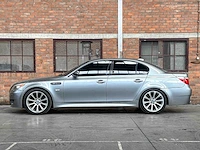 Bmw m5 5.0 v10 500pk 2006 5-serie youngtimer - afbeelding 17 van  46