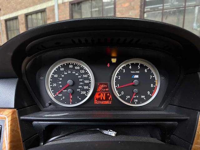 Bmw m5 5.0 v10 500pk 2006 5-serie youngtimer - afbeelding 27 van  46
