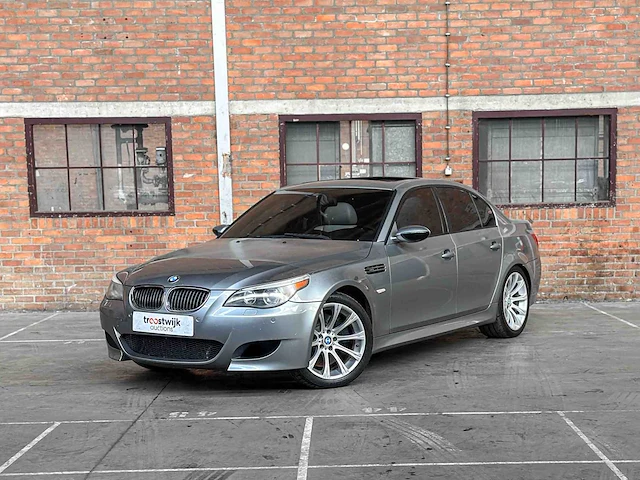 Bmw m5 5.0 v10 500pk 2006 5-serie youngtimer - afbeelding 2 van  46
