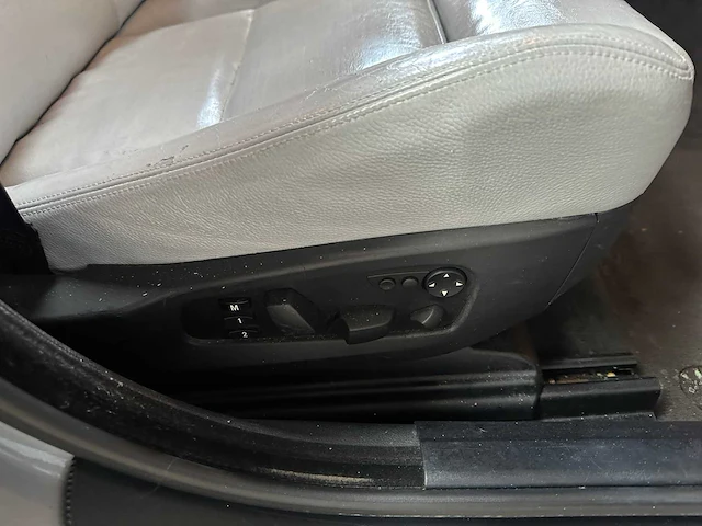 Bmw m5 5.0 v10 500pk 2006 5-serie youngtimer - afbeelding 36 van  46