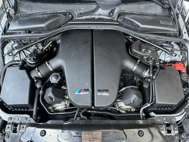 Bmw m5 5.0 v10 500pk 2006 5-serie youngtimer - afbeelding 44 van  46