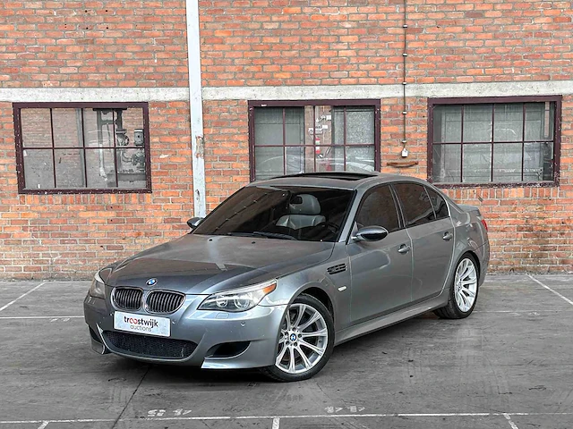 Bmw m5 5.0 v10 500pk 2006 5-serie youngtimer - afbeelding 4 van  46