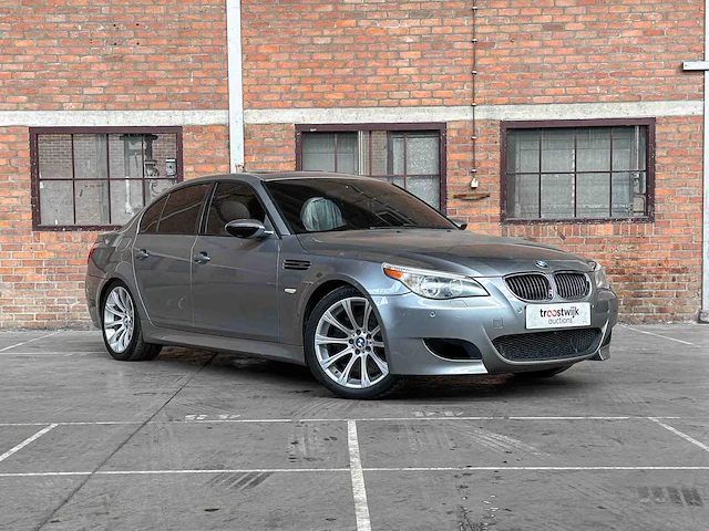 Bmw m5 5.0 v10 500pk 2006 5-serie youngtimer - afbeelding 7 van  46
