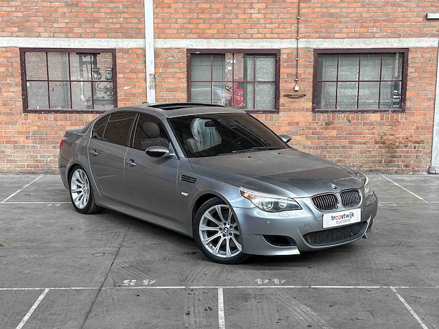 Bmw m5 5.0 v10 500pk 2006 5-serie youngtimer - afbeelding 8 van  46
