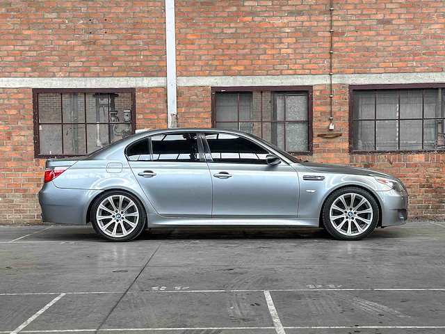 Bmw m5 5.0 v10 500pk 2006 5-serie youngtimer - afbeelding 9 van  46