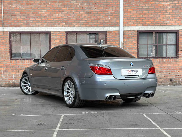 Bmw m5 5.0 v10 500pk 2006 5-serie youngtimer - afbeelding 7 van  46