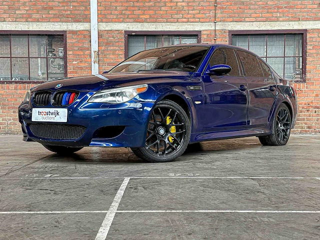 Bmw m5 5.0 v10 500pk 2006 5-serie youngtimer - afbeelding 1 van  45