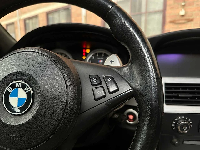 Bmw m5 5.0 v10 500pk 2006 5-serie youngtimer - afbeelding 16 van  45