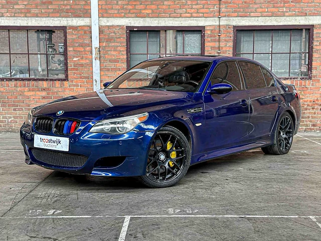 Bmw m5 5.0 v10 500pk 2006 5-serie youngtimer - afbeelding 12 van  45